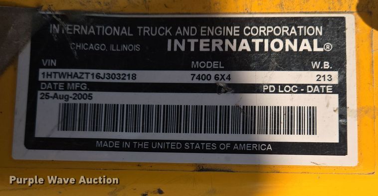 image for item EJ7349 2006 International 7400 dump truck