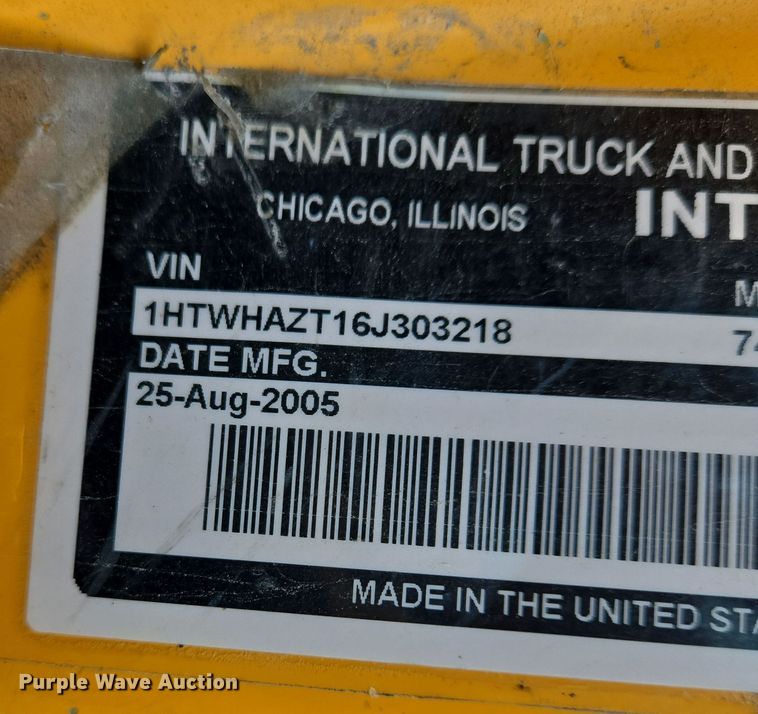 image for item EJ7349 2006 International 7400 dump truck