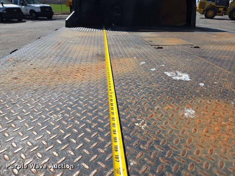 image for item EJ7350 2013 Ford F450 Super Duty XL Crew Cab flatbed truck