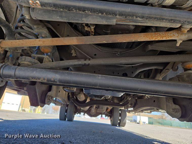 image for item EJ7350 2013 Ford F450 Super Duty XL Crew Cab flatbed truck