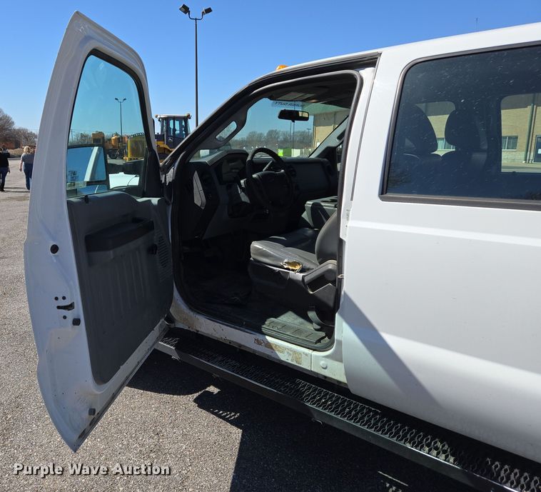 image for item EJ7350 2013 Ford F450 Super Duty XL Crew Cab flatbed truck