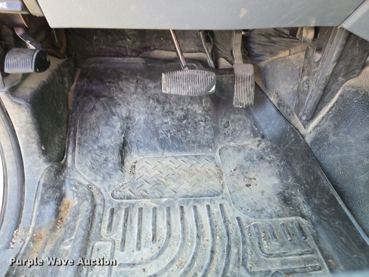 image for item EJ7350 2013 Ford F450 Super Duty XL Crew Cab flatbed truck