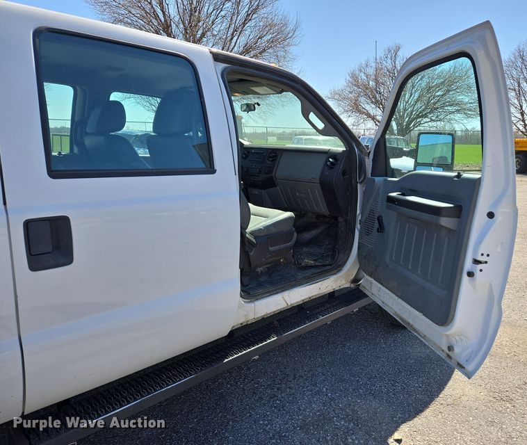 image for item EJ7350 2013 Ford F450 Super Duty XL Crew Cab flatbed truck