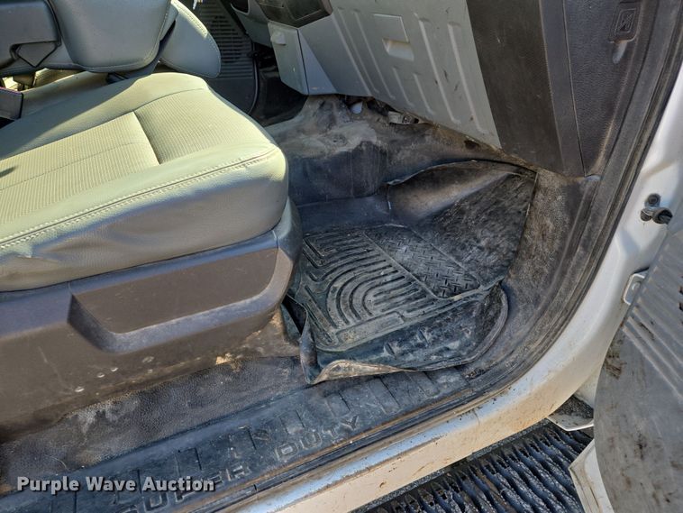 image for item EJ7350 2013 Ford F450 Super Duty XL Crew Cab flatbed truck