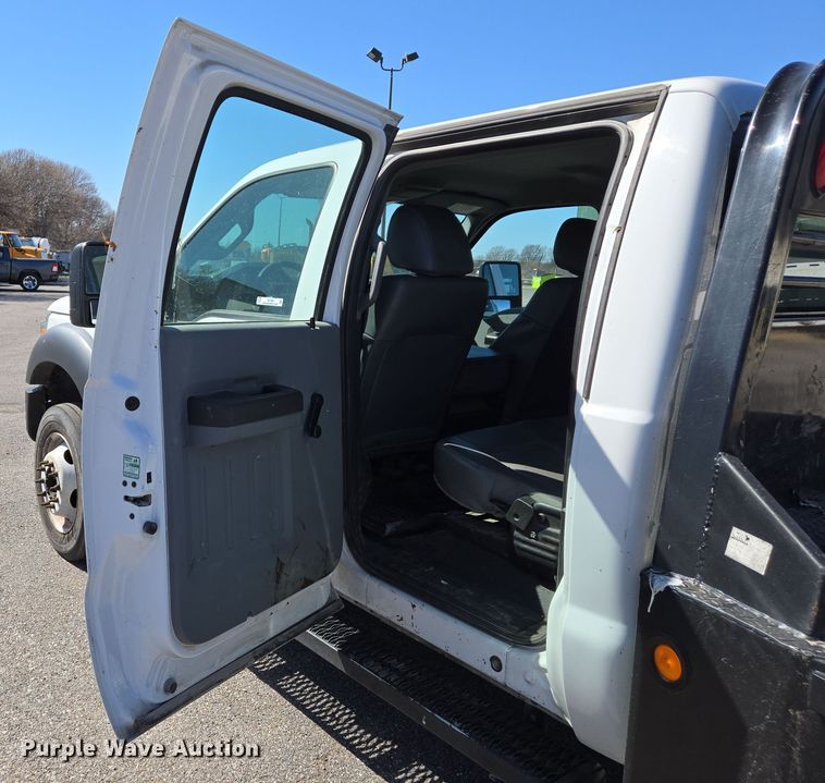 image for item EJ7350 2013 Ford F450 Super Duty XL Crew Cab flatbed truck