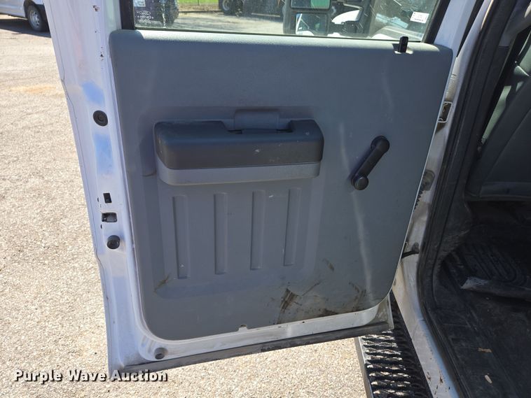 image for item EJ7350 2013 Ford F450 Super Duty XL Crew Cab flatbed truck