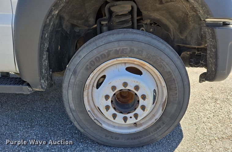 image for item EJ7350 2013 Ford F450 Super Duty XL Crew Cab flatbed truck