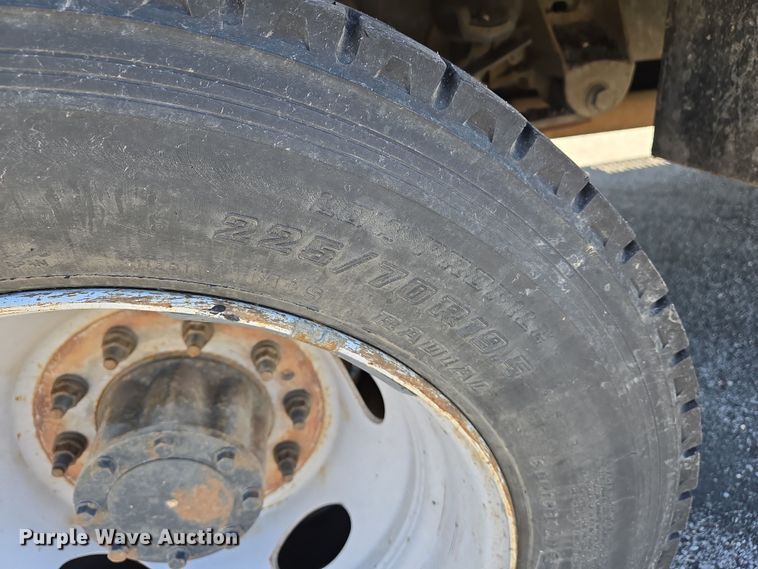 image for item EJ7350 2013 Ford F450 Super Duty XL Crew Cab flatbed truck