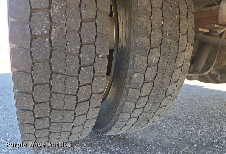 image for item EJ7350 2013 Ford F450 Super Duty XL Crew Cab flatbed truck