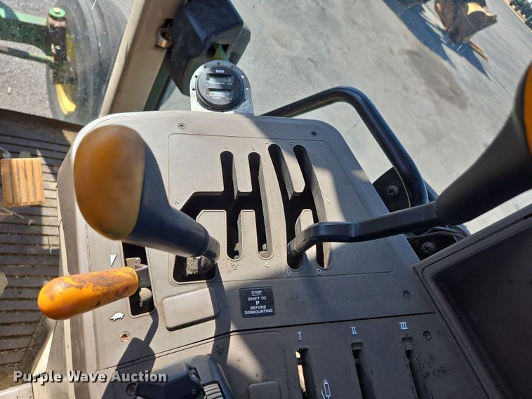 image for item EJ7354 2009 John Deere 6430 tractor