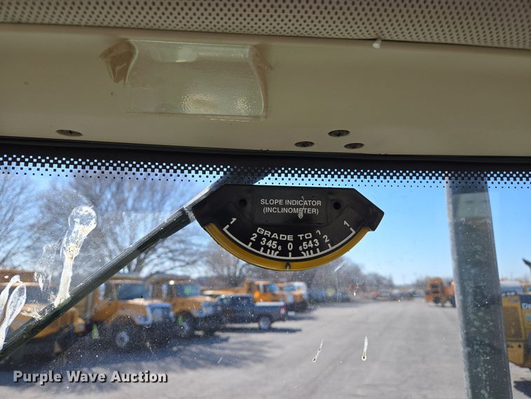 image for item EJ7354 2009 John Deere 6430 tractor