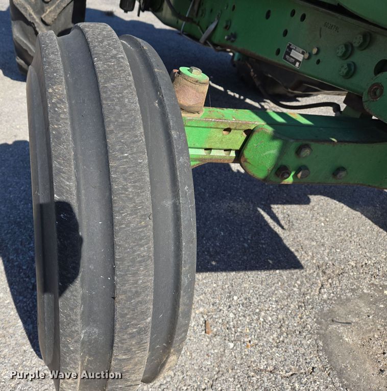 image for item EJ7354 2009 John Deere 6430 tractor