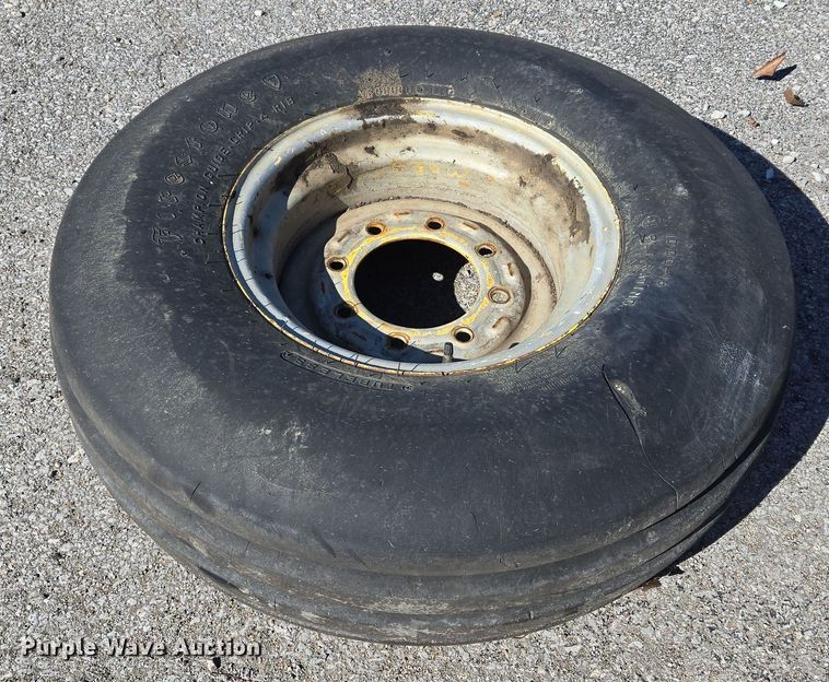 image for item EJ7354 2009 John Deere 6430 tractor