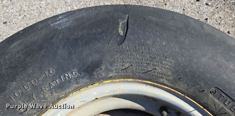 image for item EJ7354 2009 John Deere 6430 tractor