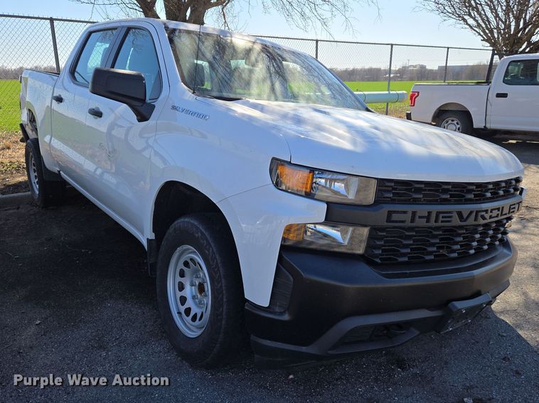 image for item EJ7355 2022 Chevrolet Silverado 1500 Crew Cab pickup truck