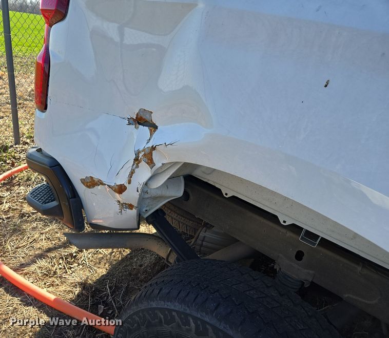 image for item EJ7355 2022 Chevrolet Silverado 1500 Crew Cab pickup truck