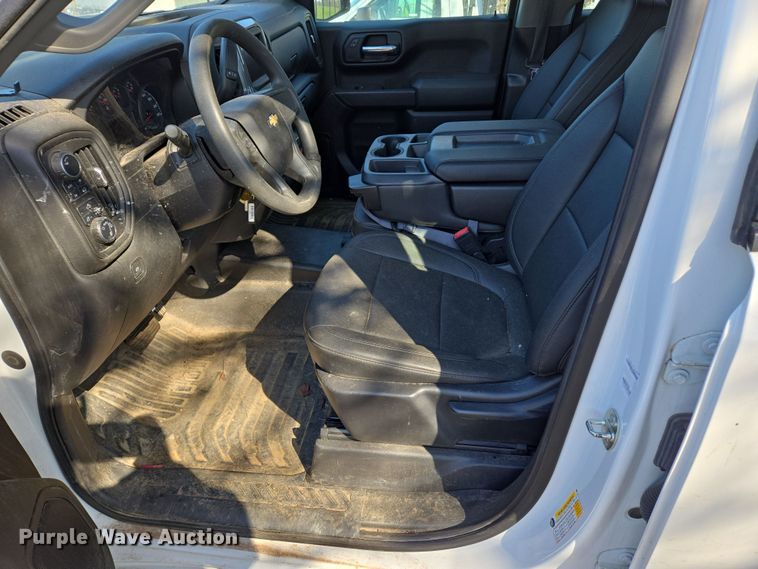 image for item EJ7355 2022 Chevrolet Silverado 1500 Crew Cab pickup truck