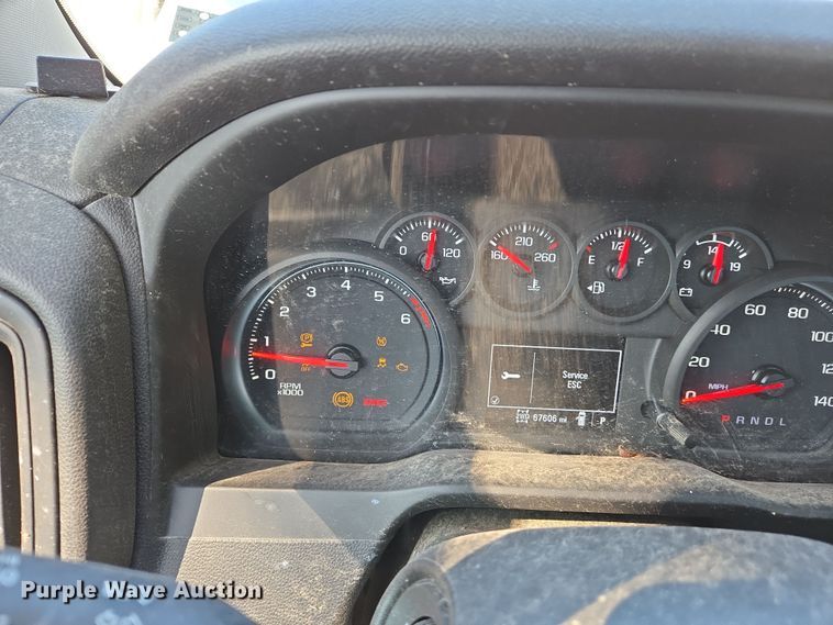 image for item EJ7355 2022 Chevrolet Silverado 1500 Crew Cab pickup truck