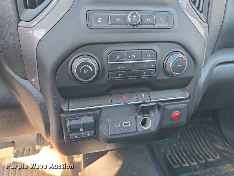 image for item EJ7355 2022 Chevrolet Silverado 1500 Crew Cab pickup truck