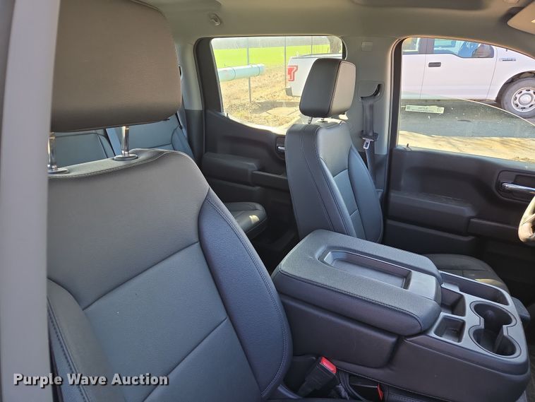 image for item EJ7355 2022 Chevrolet Silverado 1500 Crew Cab pickup truck