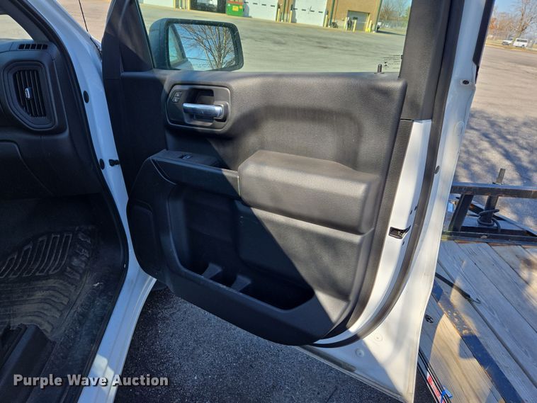 image for item EJ7355 2022 Chevrolet Silverado 1500 Crew Cab pickup truck