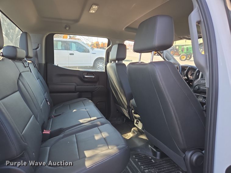 image for item EJ7355 2022 Chevrolet Silverado 1500 Crew Cab pickup truck