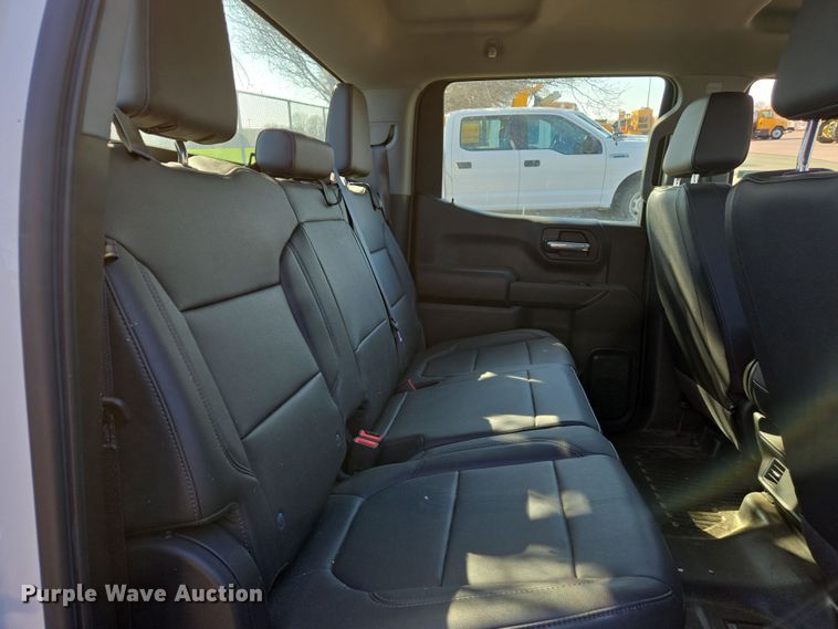 image for item EJ7355 2022 Chevrolet Silverado 1500 Crew Cab pickup truck