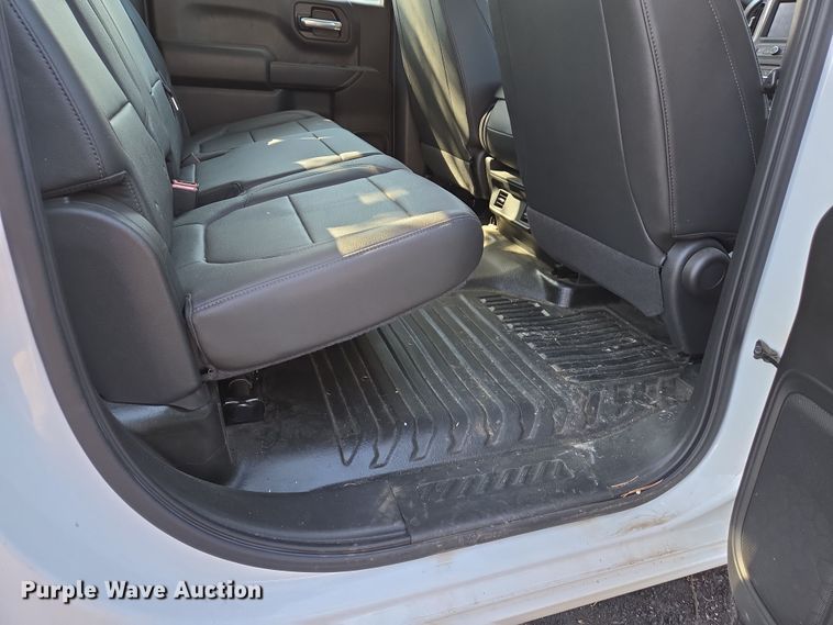 image for item EJ7355 2022 Chevrolet Silverado 1500 Crew Cab pickup truck