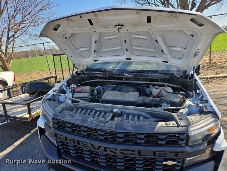 image for item EJ7355 2022 Chevrolet Silverado 1500 Crew Cab pickup truck