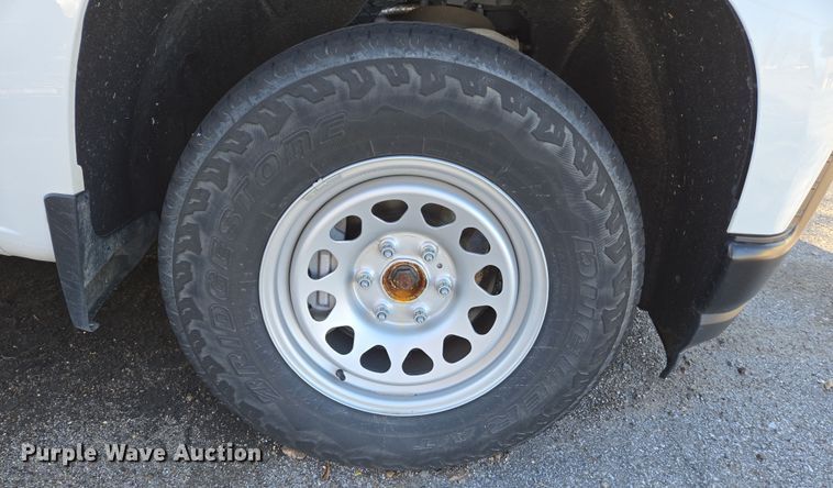 image for item EJ7355 2022 Chevrolet Silverado 1500 Crew Cab pickup truck