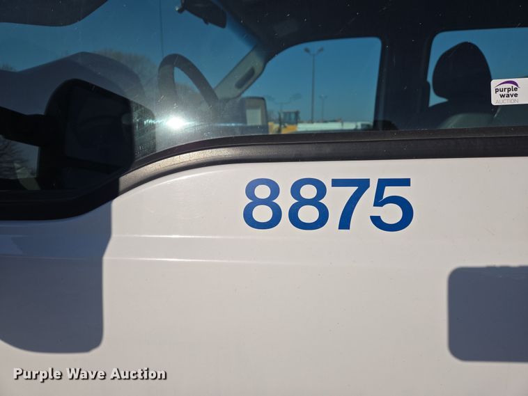 image for item EJ7358 2013 Ford F450 Super Duty XL Crew Cab flatbed truck