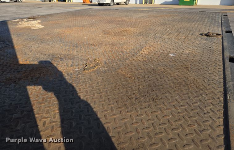 image for item EJ7358 2013 Ford F450 Super Duty XL Crew Cab flatbed truck