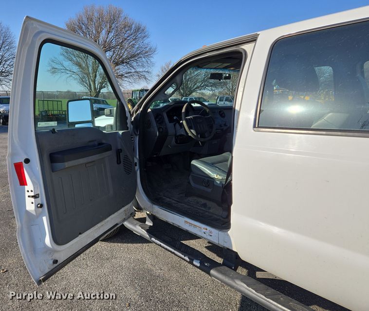 image for item EJ7358 2013 Ford F450 Super Duty XL Crew Cab flatbed truck