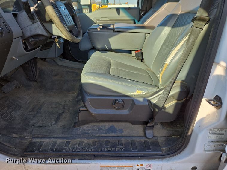 image for item EJ7358 2013 Ford F450 Super Duty XL Crew Cab flatbed truck