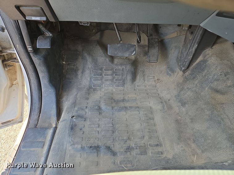 image for item EJ7358 2013 Ford F450 Super Duty XL Crew Cab flatbed truck