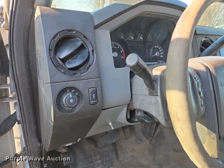 image for item EJ7358 2013 Ford F450 Super Duty XL Crew Cab flatbed truck