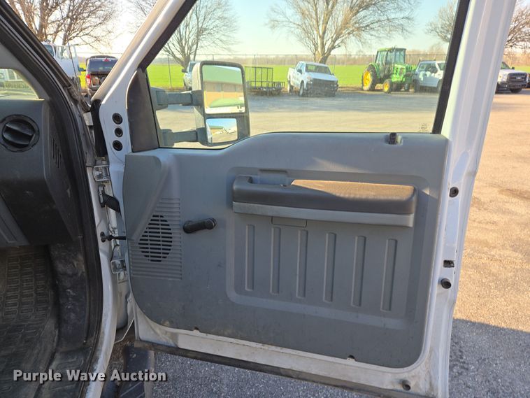 image for item EJ7358 2013 Ford F450 Super Duty XL Crew Cab flatbed truck