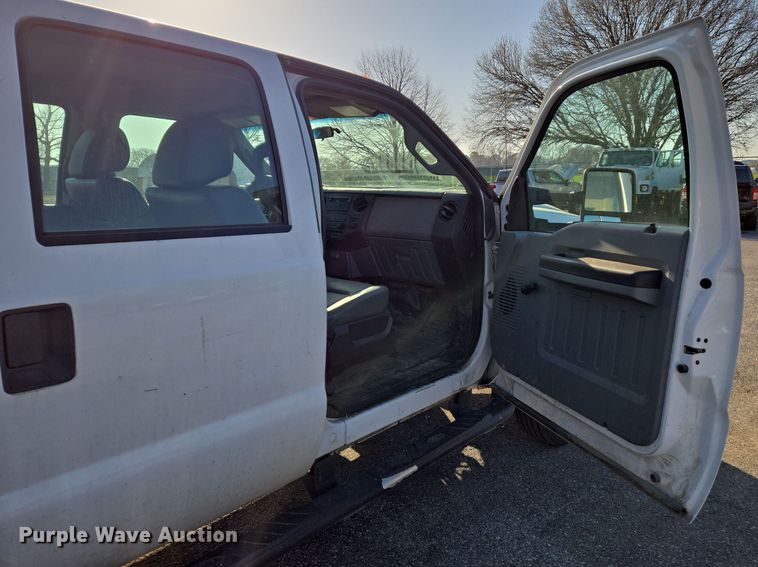 image for item EJ7358 2013 Ford F450 Super Duty XL Crew Cab flatbed truck