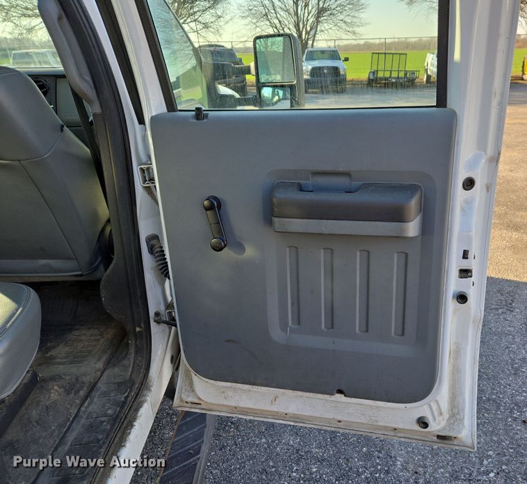 image for item EJ7358 2013 Ford F450 Super Duty XL Crew Cab flatbed truck