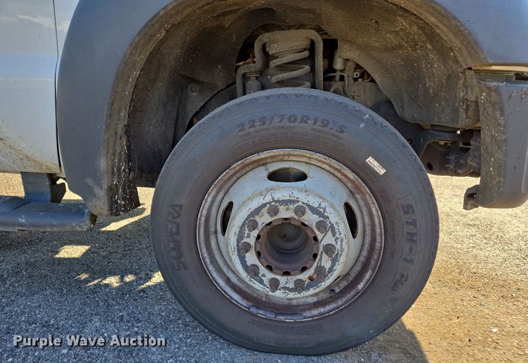 image for item EJ7358 2013 Ford F450 Super Duty XL Crew Cab flatbed truck