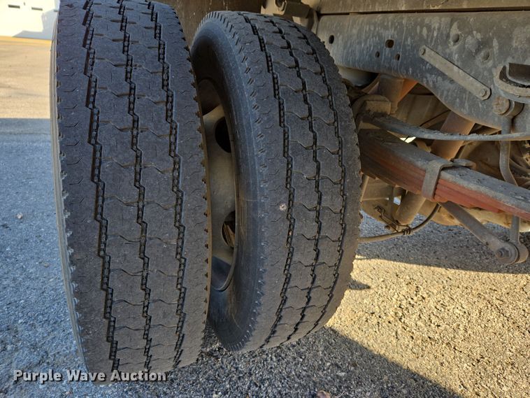 image for item EJ7358 2013 Ford F450 Super Duty XL Crew Cab flatbed truck