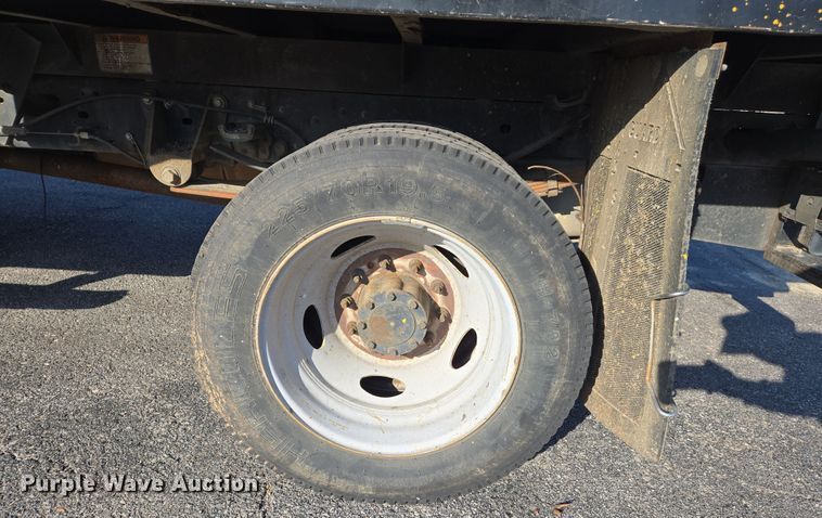 image for item EJ7358 2013 Ford F450 Super Duty XL Crew Cab flatbed truck