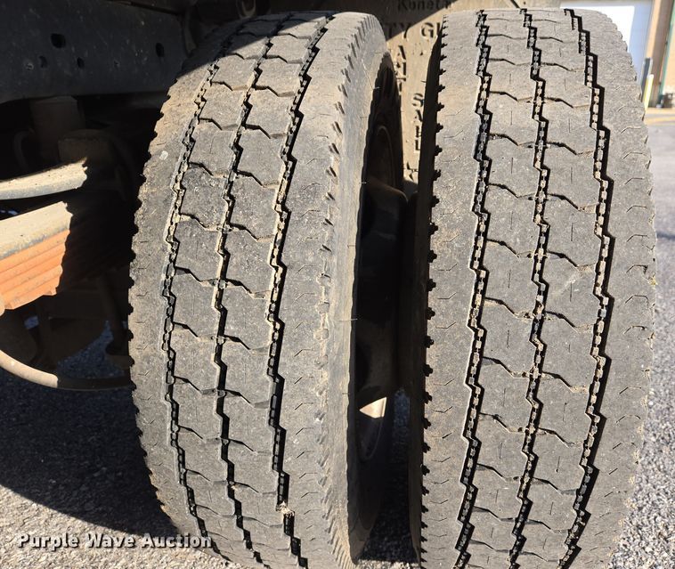 image for item EJ7358 2013 Ford F450 Super Duty XL Crew Cab flatbed truck