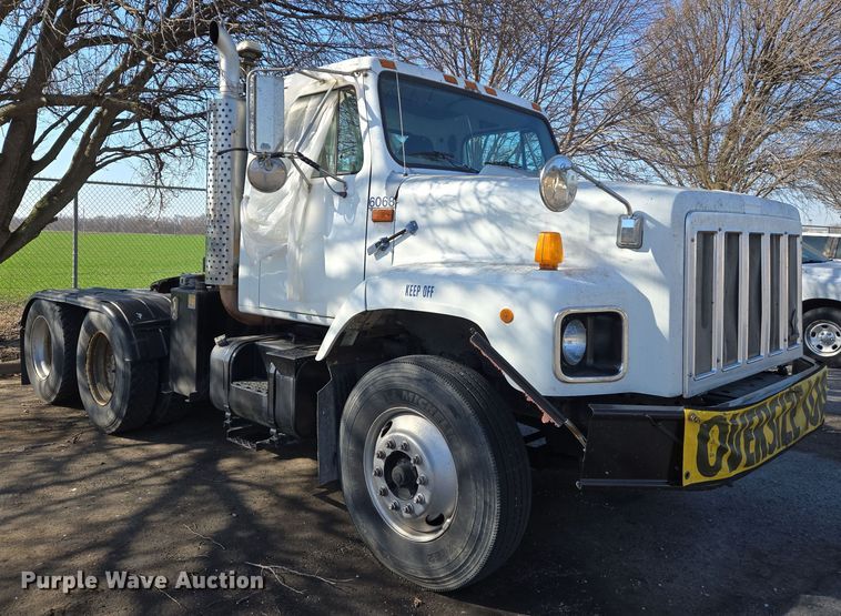 image for item EJ7359 1999 International 2674 semi truck