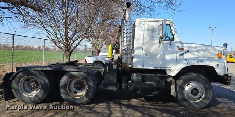 image for item EJ7359 1999 International 2674 semi truck