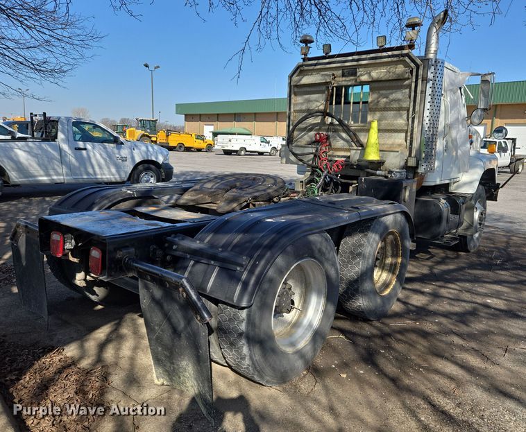 image for item EJ7359 1999 International 2674 semi truck