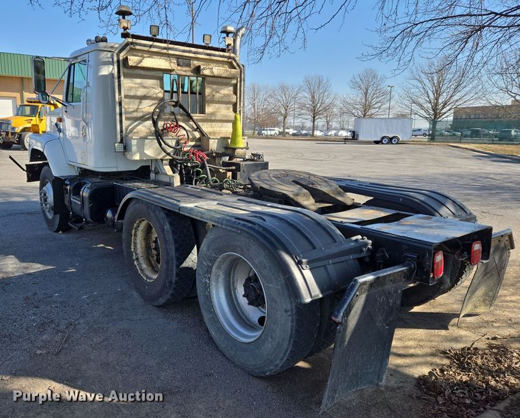 image for item EJ7359 1999 International 2674 semi truck