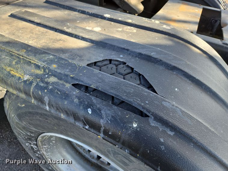 image for item EJ7359 1999 International 2674 semi truck