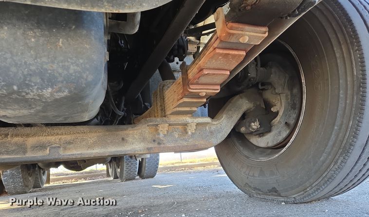 image for item EJ7359 1999 International 2674 semi truck