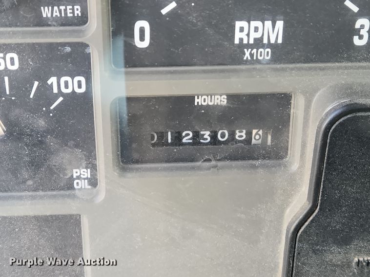 image for item EJ7359 1999 International 2674 semi truck